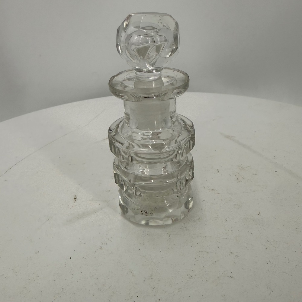 1.a.0.0.0.8.o Vintage Clear Glass Perfume Scent Bottle Faceted Stopper Vanity